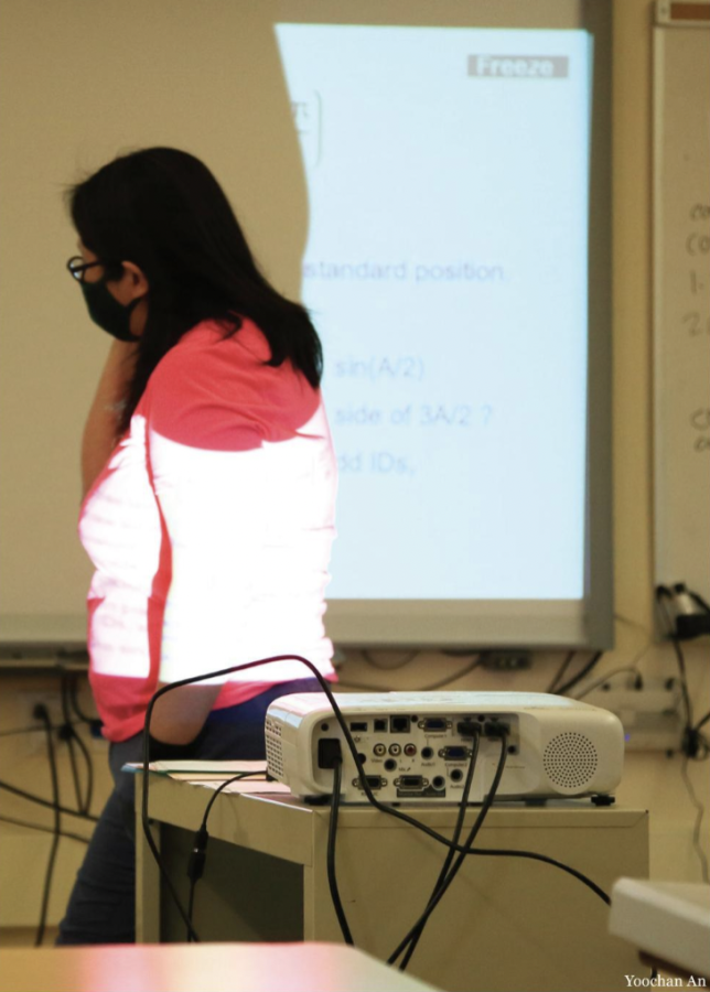 Teachers, students adjust to delay in new technology